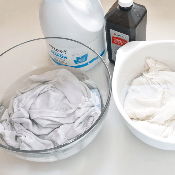 Çamaşır Suyu Olmadan Beyazlatmanın 5 Yolu : Kapak Görseli